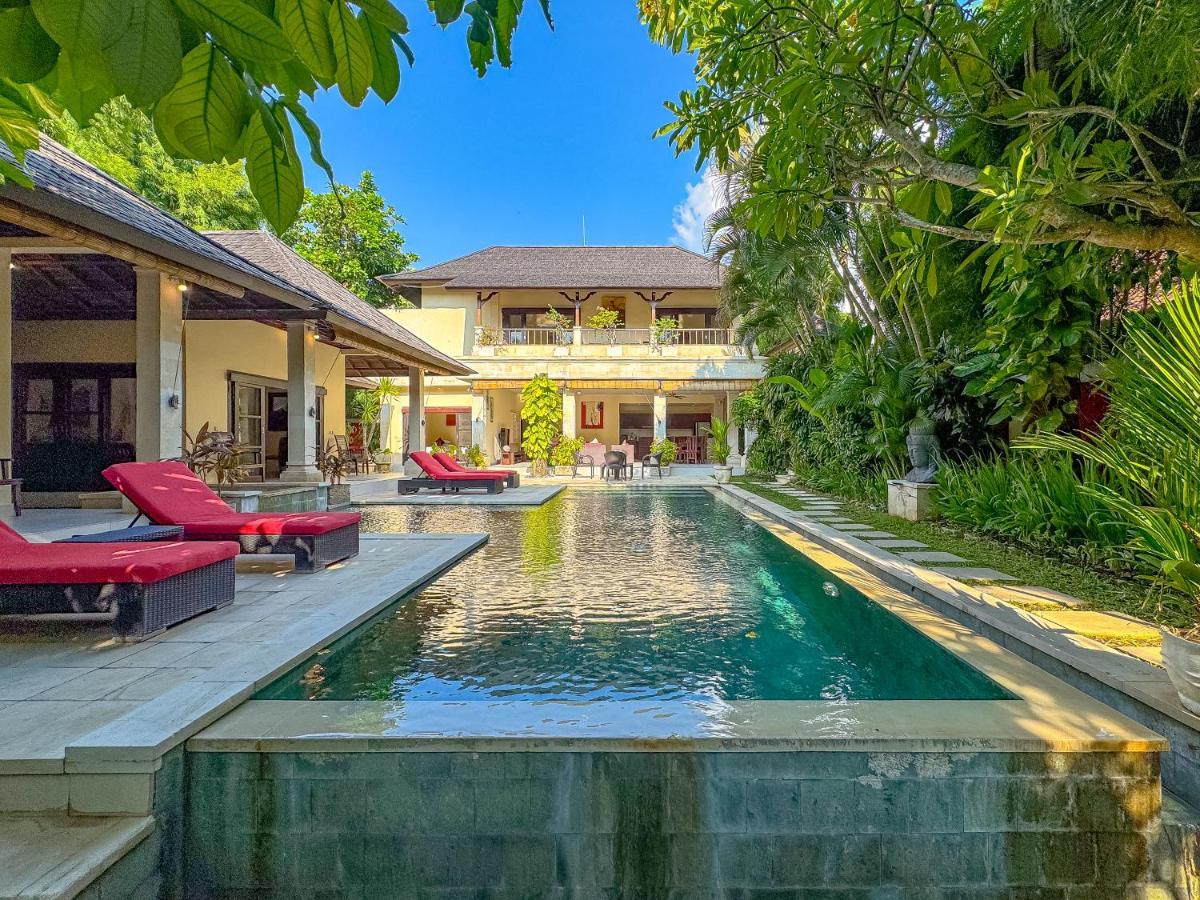 Villa Bugis Abimanyu Seminyak Bagian luar foto