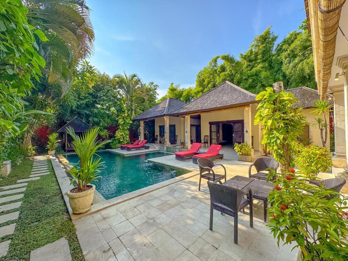 Villa Bugis Abimanyu Seminyak Bagian luar foto